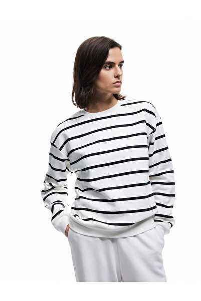 Koton Three Thread Raised Long Sleeve Crew Neck Sweatshirt