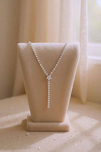 Butik Zirkon Taşlı Çiçek Motifli Çelik Su Yolu Y Kolye