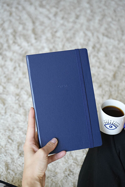 Victoria's Journals Classic 2026 Weekly Agenda 13X21 cm Hard Cover.