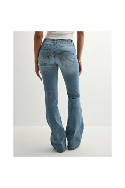 Mokşa Low Waist Bootcut Women's Jeans – Stretchy Denim, Ripped Knee Detail, Blue