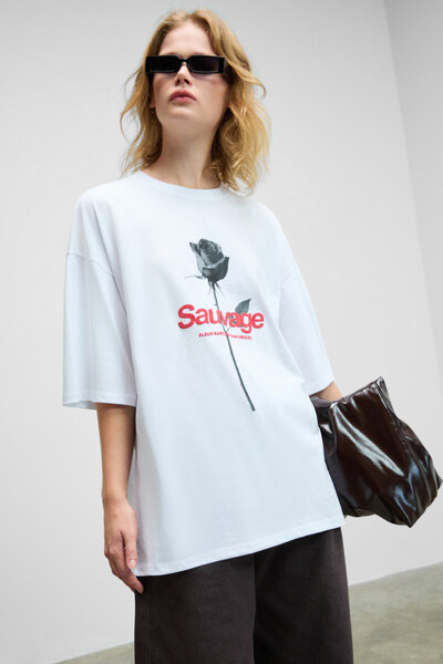 GRIMELANGE MOKILA Γυναικείο λευκό μπλουζάκι με μαλακό και ελαστικό ύφασμα με λεπτομέρεια εκτύπωσης και λαιμόκοψη ποδηλάτου