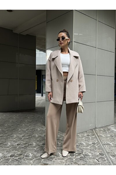 Elif Özbey Butik Camel Balık Sırtı Desenli Oversize Standart Beden Astarlı Kısa Kaban