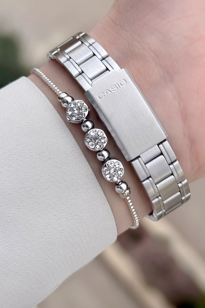 Casio Metallic Women's Wristwatch