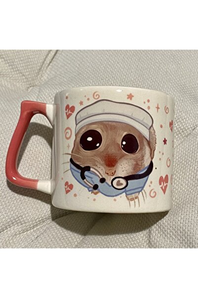 westartic هامستر حزين وحزين - مهنة: مولودة (ممرضة) كوب قهوة