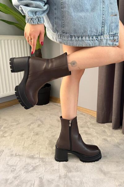 Preshley Women's Pita Brown (8 cm) Platform Heeled Zippered Boots