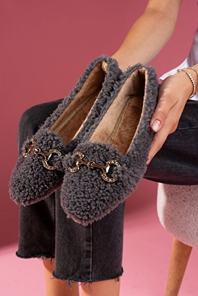 FUGA MODA Sora Anthracite Towel Textured Home Blanket with Gold Accessories