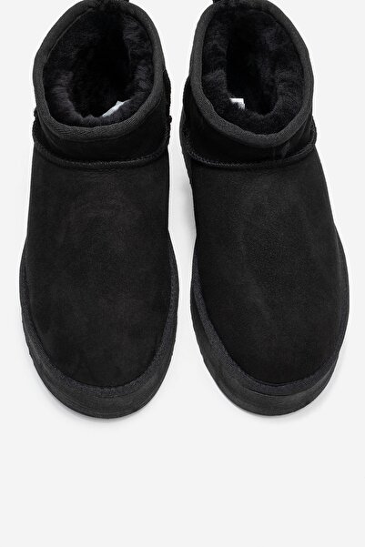 LuviShoes Γυναικείες μίνι μπότες VEYRA από γνήσιο δέρμα και γούνα με σόλα πλατφόρμας