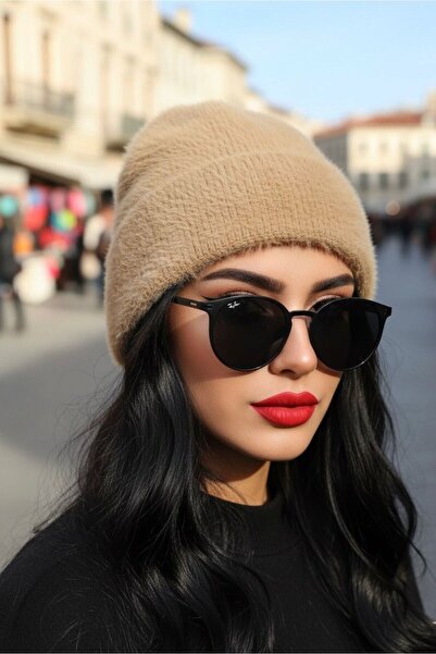 Goldmine Жіноча м'яка шапка з хутром, молочно-кавового кольору