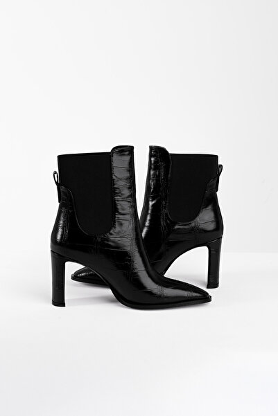 Tasarım Urban Class Series Patterned Shiny Leather Look Pointed Toe Thick Heeled Modern City Style Boots