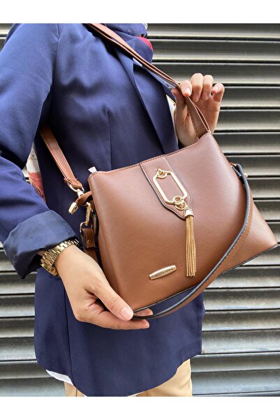 H&D COLLECTİON Много стилна чанта с 2 ремъка и 3 отделения, украсена с пискюл...