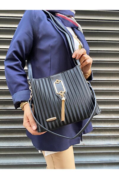 H&D COLLECTİON Много стилна чанта с 2 ремъка и 3 отделения, украсена с пискюл...