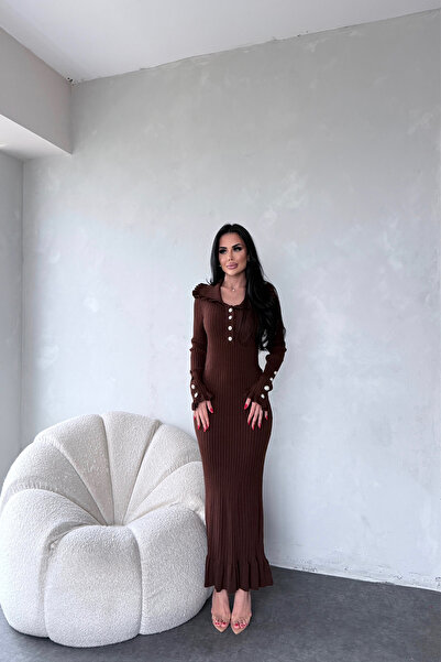 LİLA İSTANBUL Rochie tricotată cu guler prințesă cu detalii pe mâneci și piept