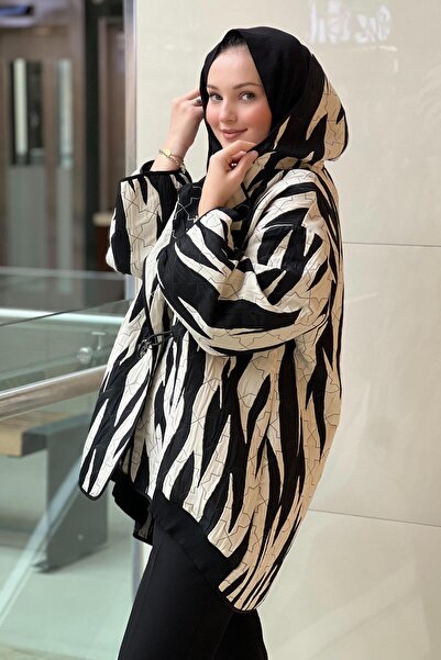 Ghisa Zebra Patterned Hooded Cap