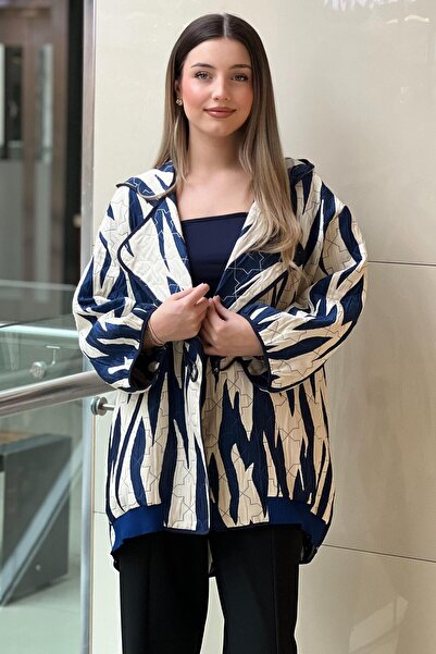 Ghisa Zebra Patterned Hooded Cap