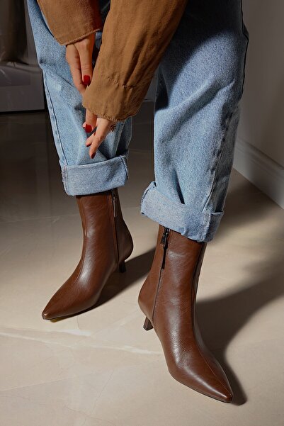 POLKA STORE Kiss Sivri Burun Kitten Topuklu Fermuarlı Kadın Bot Bootie