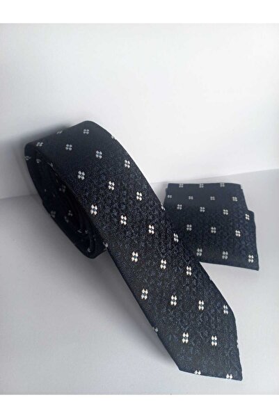 Kravatistan طقم منديل رفيع منقوش باللون الأزرق الداكن والأسود