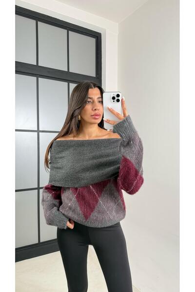 Gaus سترة بياقة مادونا باللون العنابي بنقشة البقلاوة GAUS-00537