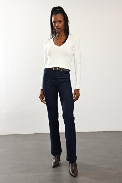 5in1Canpolat Λευκό μπλουζάκι με λαιμόκοψη σε σχήμα V από μπαμπού με απαλή αφή