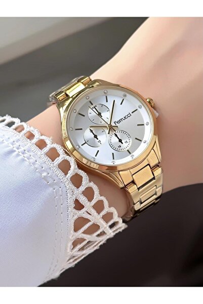 Ferrucci ساعة يد نسائية بقرص أبيض مرصع بالأحجار وسوار معدني ذهبي