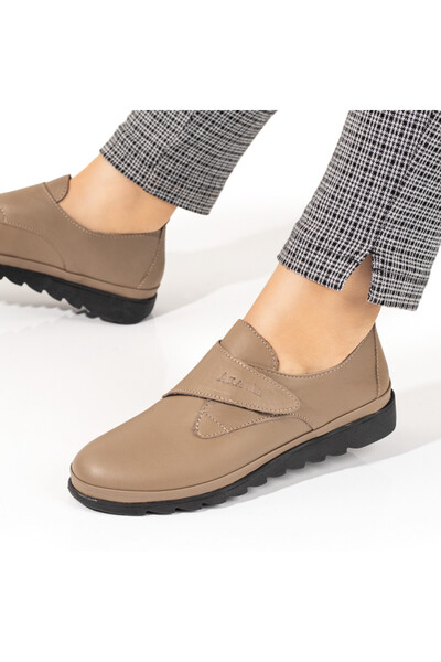 Modlet.ro Дамски ежедневни обувки от кожа с велкро закопчаване в цвят каки MO...