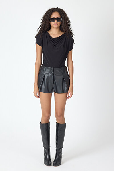 PASSİONE MİA Pileli Kısa Deri Şort