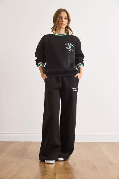 Olalook Kadın Siyah Şerit Detaylı Nakışlı Şardonlu Kalın Eşofman Takımı ETKM-0000086