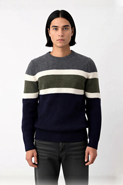 PayBuy Men's Fitted Cut Crew Neck Color Block Thick Knit Sweater Ideal Choice for Casual Outfits.