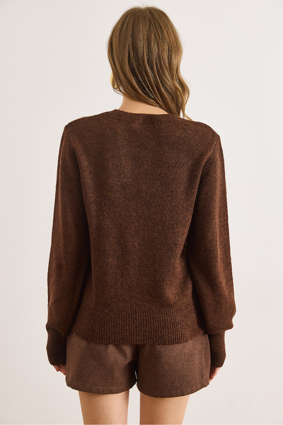 Olalook Дамски пуловер с мека текстура и деколте тип „бикър“ KZK-19000845