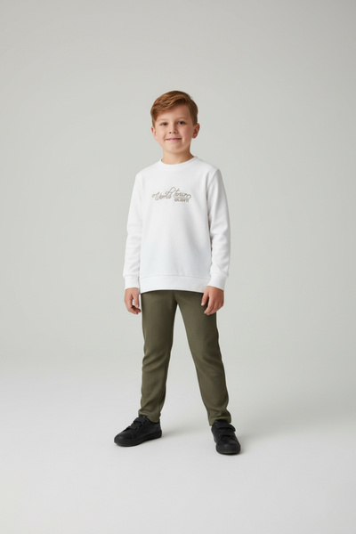 zubi baby & kids wear بدلة أطفال بيضاء/كاكي مطرزة بتصميم ريبان للرحلات العالمية