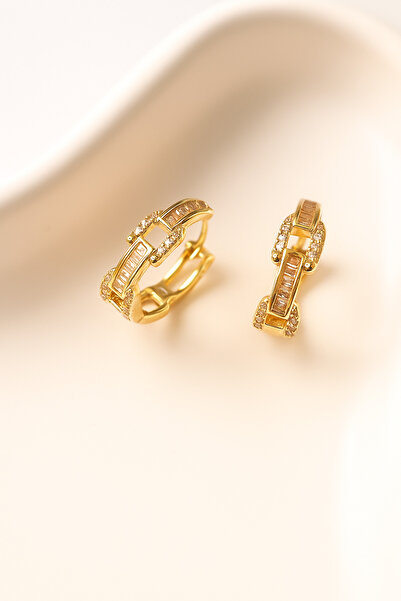 Vitastyle أقراط نسائية من الفولاذ بتصميم سلسلة مرصعة بأحجار الزركون الذهبية اللون