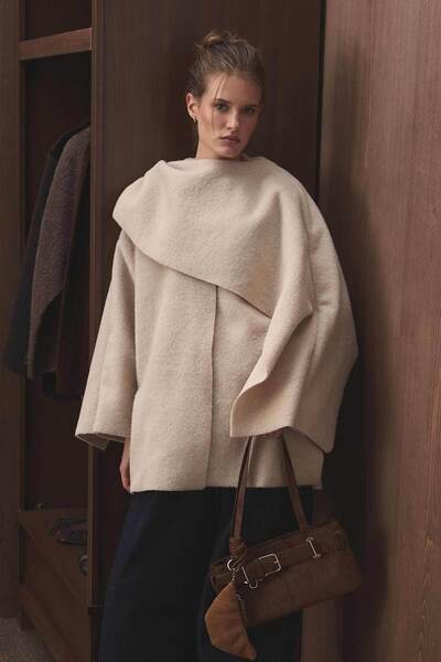 Hooopstore Asimetrik Kesim Pelerin Yaka Deve Tüy Kaban