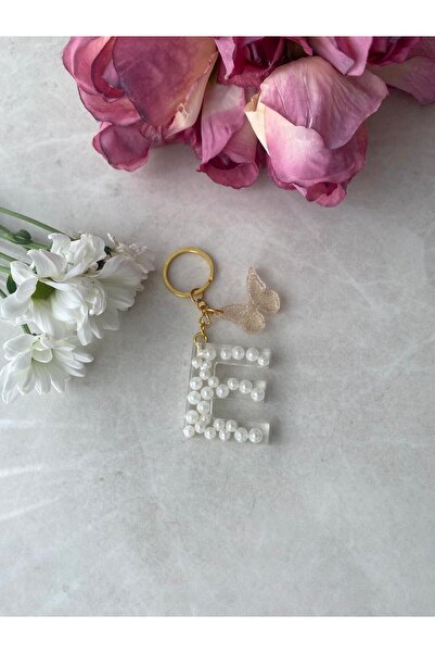 Bellinzona E Letter Pearl Подробен ключодържател и талисман [с опция за помпон]