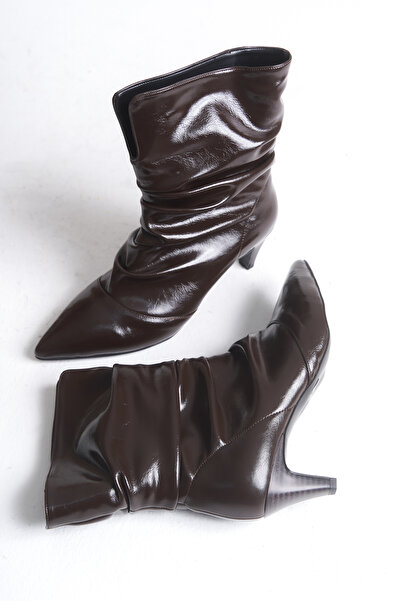 LDR Kadın Kahverengi Rugan Topuklu Büzgülü Sivri Burun Bot