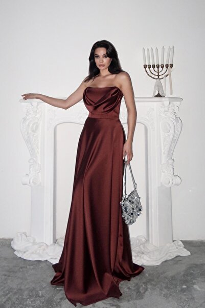 Serica Moda Βραδινό φόρεμα από σατέν στράπλες με μπορντό στράπλες