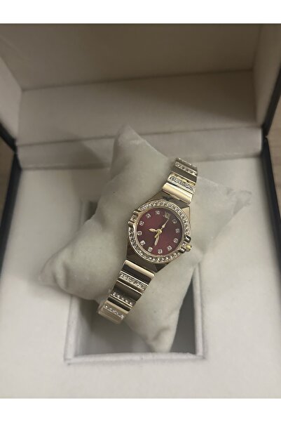 QUARTZ Vintage Model Wristwatch in Burgundy Gift Box