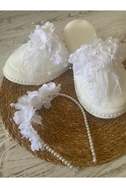 BlueBlossom White Maternity Slippers & Crown Set with Pearl and Flower Detail – Stylish Model for Bride and Hospital Exit