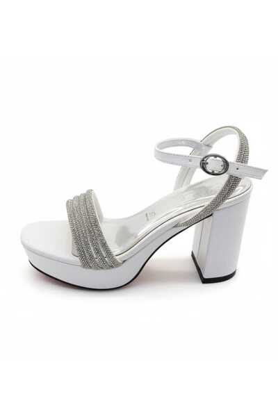 Caramela shoes صندل سواريه علو 9 سم سرايد الماس