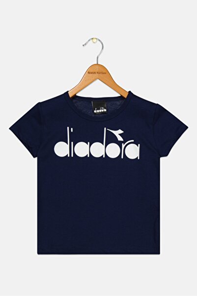 Diadora بلوزة بأكمام قصيرة وشعار العلامة التجارية للبنات الصغار، أزرق داكن/أبيض