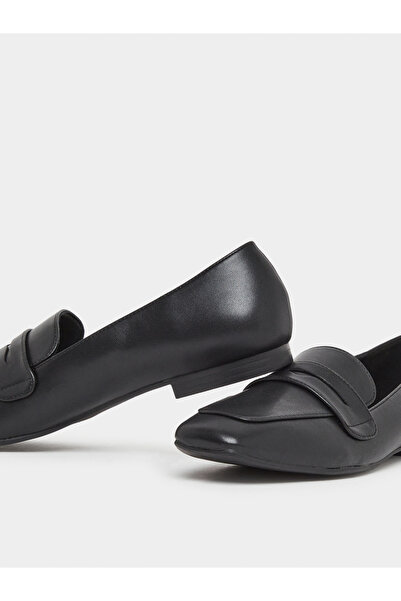 Raid By Styli Levissa Square Toe Loafers