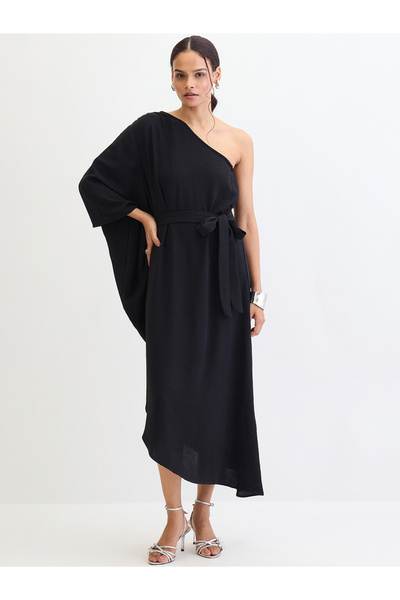 Styli Black One Shoulder Asymmetric Midi Dress