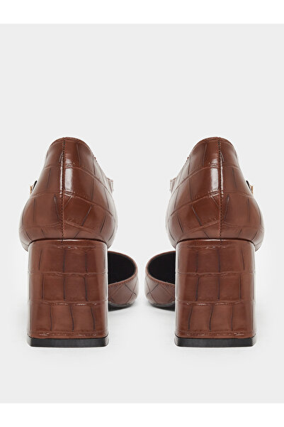 Raid By Styli Lydia Textured Block Heel Shoes