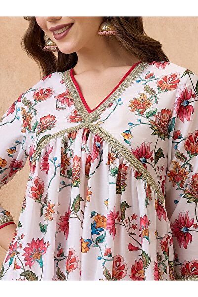 Globus By Styli White Gotta Patti Floral Print Tunic and Pants Festive Co-Ords