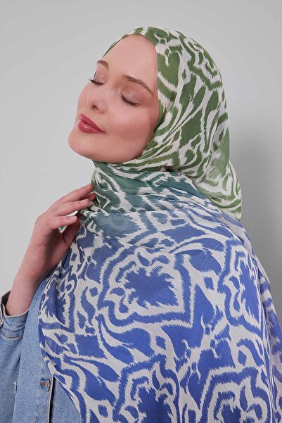 Levidor Blue Color Gradient Vivian Shawl
