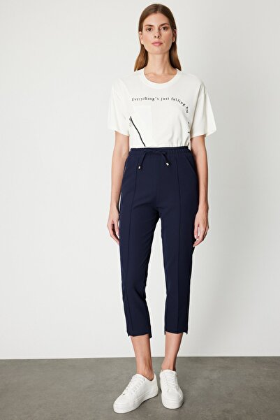 ON Γυναικείο παντελόνι με στενό πόδι με χρώμα στο μπροστινό μέρος 64138 Navy ...