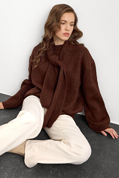 Olcay Crew Neck Scarf Casual Thick Sweater Brown 8280