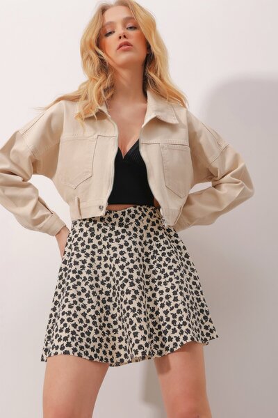 VAGGON Women's Beige Double Pocket Zippered Crop Denim Jacket Vgnx9899