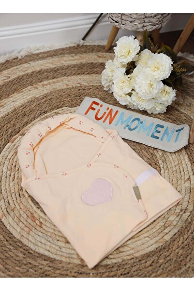 Fun Moment مغطاة بوسادة رقيقة بالإضافة إلى أطراف قطنية لحماية رأس الطفل