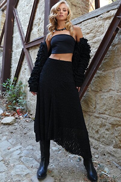 VAGGON Women's Black Asymmetrical Cut Lined Lace Skirt Prmx14521