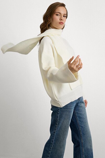 Olcay Crew Neck Scarf Casual Thick Sweater Ekru 8280