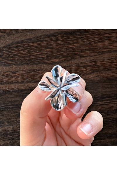 VEGALUXE Flower Earrings Silver Color